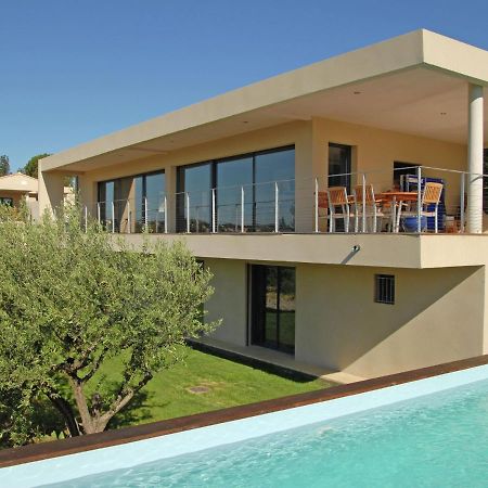 Upbeat Villa In Rochefort-Du-Gard With Private Pool Номер фото